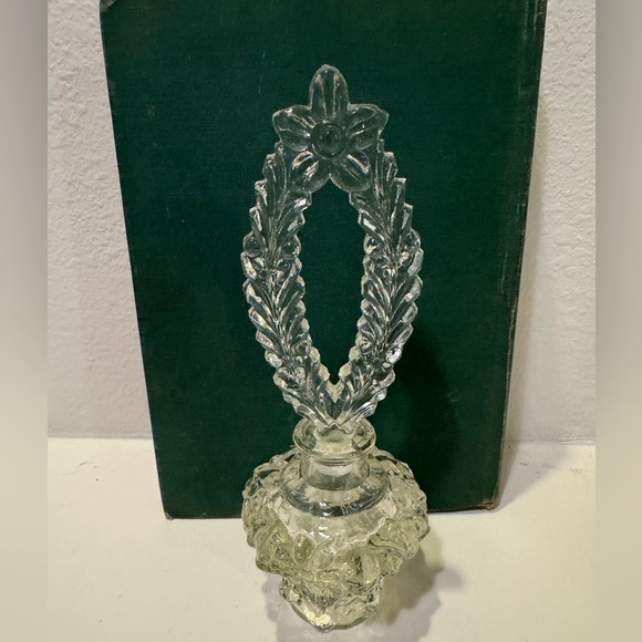 Vintage Pressed Clear Glass Flower Themed Perfume Bottle - Picture 3 of 9
